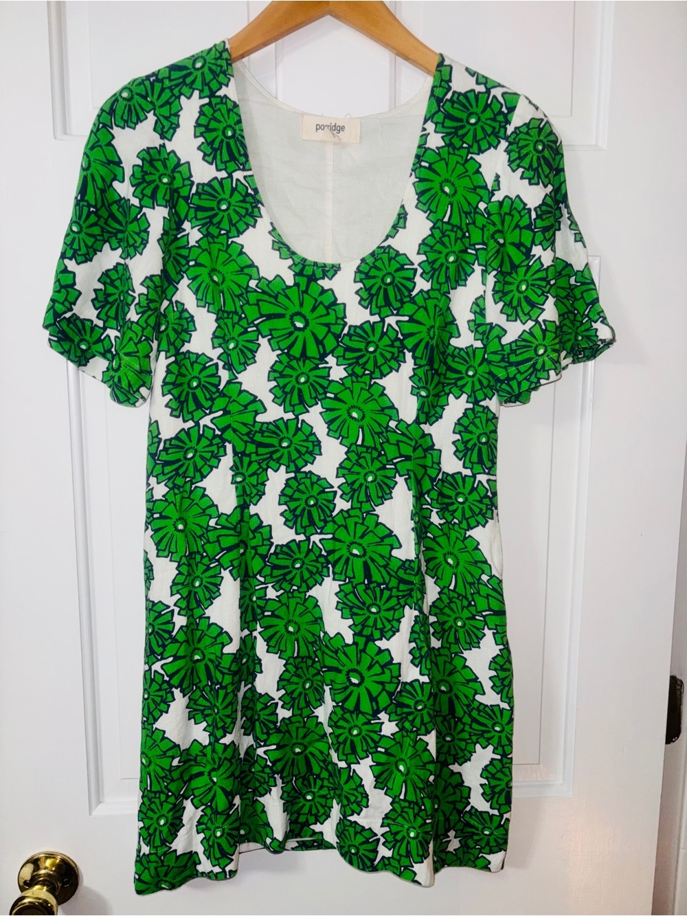 Porridge Green and White Dress Size Small